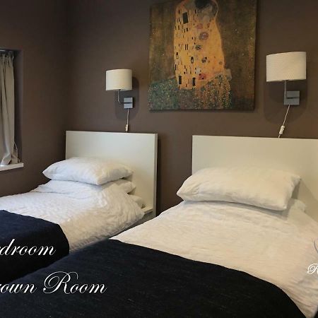 Vika Residence Deluxe Apartments Wednesbury Holiday Resort Exteriör bild