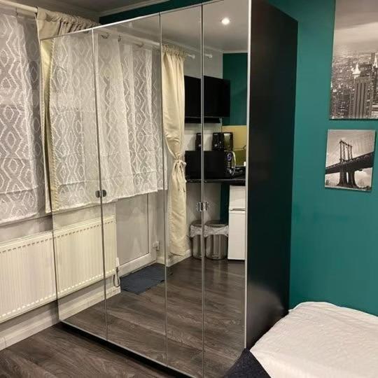 Vika Residence Deluxe Apartments Wednesbury Holiday Resort Exteriör bild