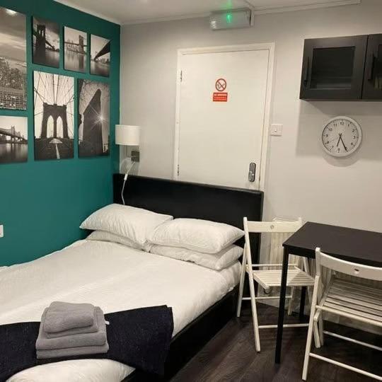 Vika Residence Deluxe Apartments Wednesbury Holiday Resort Exteriör bild