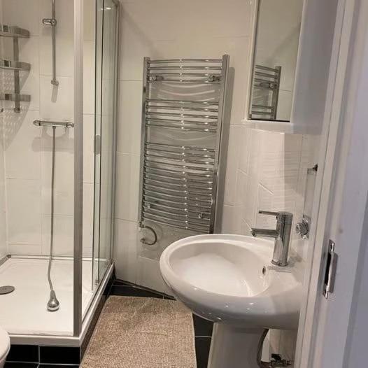 Vika Residence Deluxe Apartments Wednesbury Holiday Resort Exteriör bild